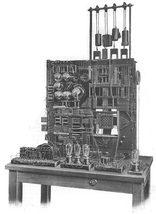 The first chess-automaton of Torres (front view)