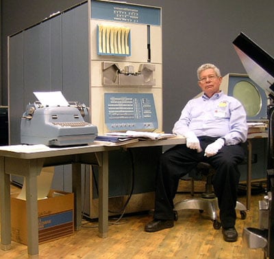 Spacewar! - PDP-1 - One of the First Video Games (MIT 1962)