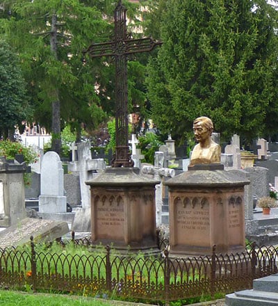 The gravestone of Jean-Baptiste Schwilgué and his wife Anne Marie "Thérèse" Hihn