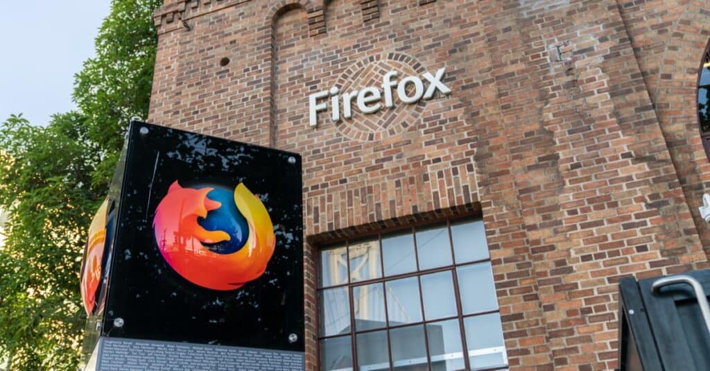 Firefox vs. Chrome Full Comparison - History-Computer