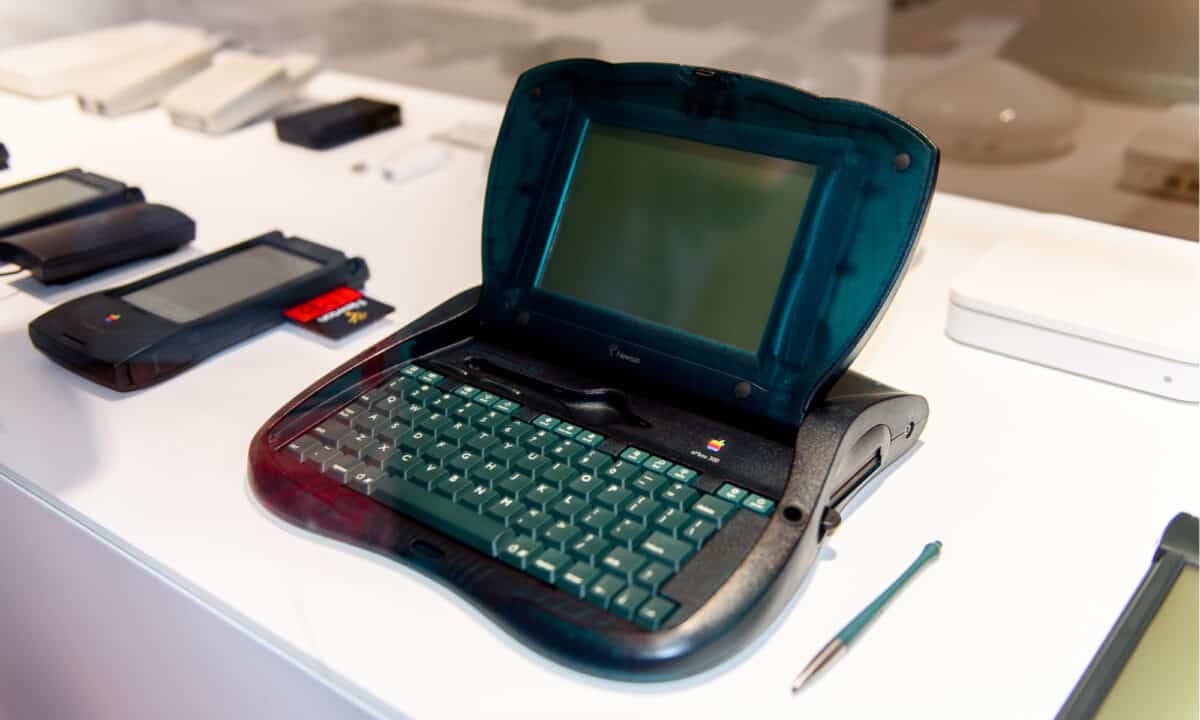 The Complete History of Apple Newton - History-Computer