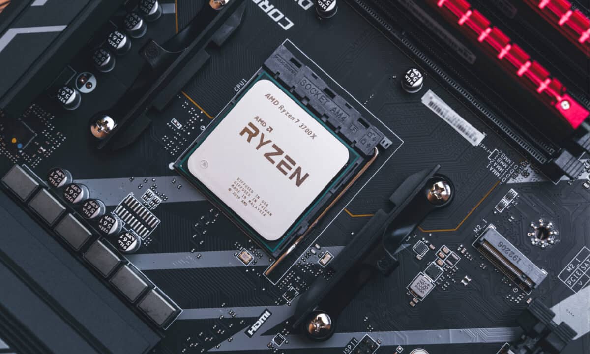 Ryzen 5 5600X vs. Ryzen 7 3700X