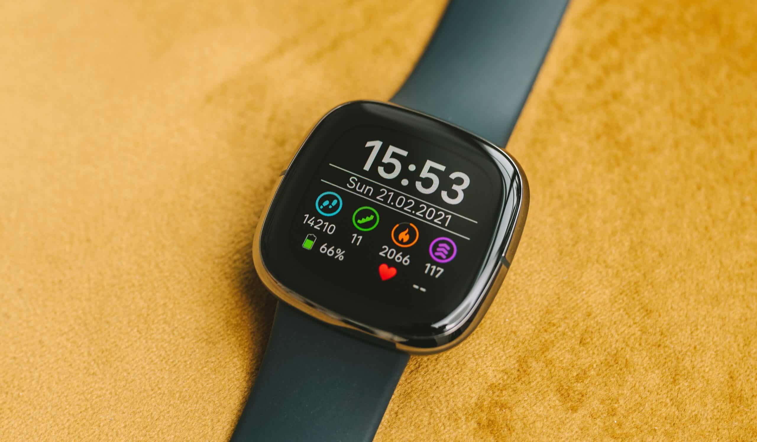 Fitbit Versa 3 Review (15 New Things to Know) 