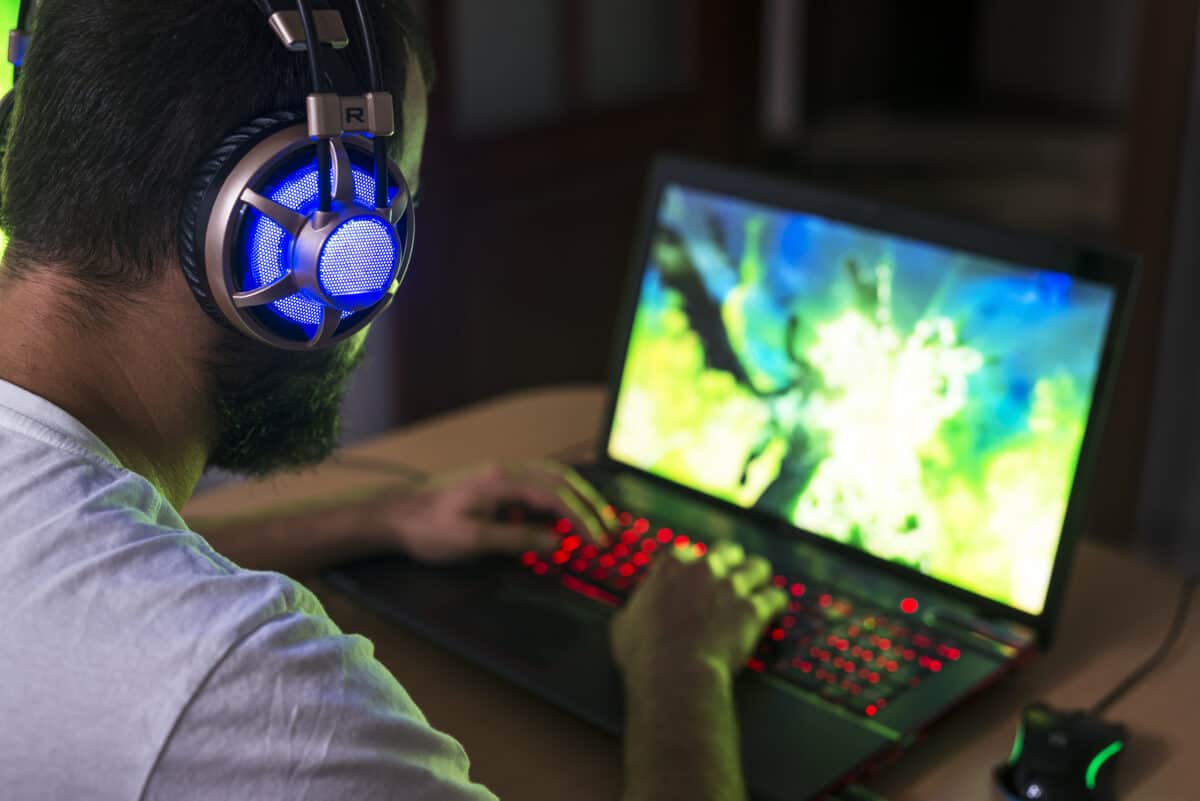 Gaming laptop vs desktop: which setup should you choose?