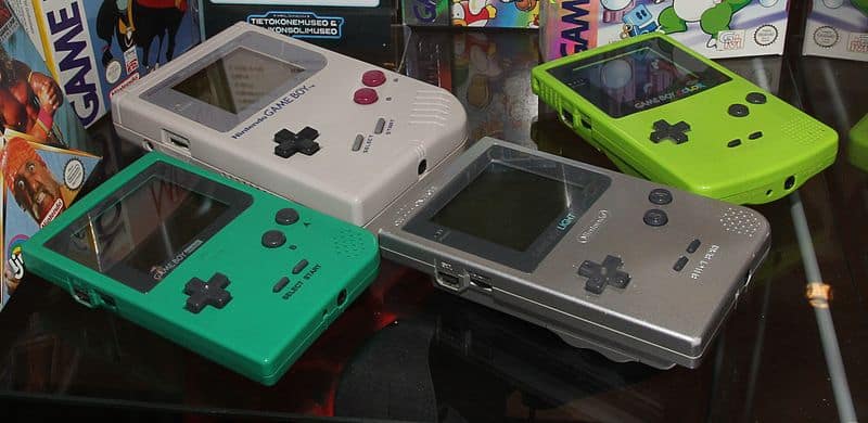 This Is Why Nintendo's Game Boy Pocket Was A HUGE Deal! 