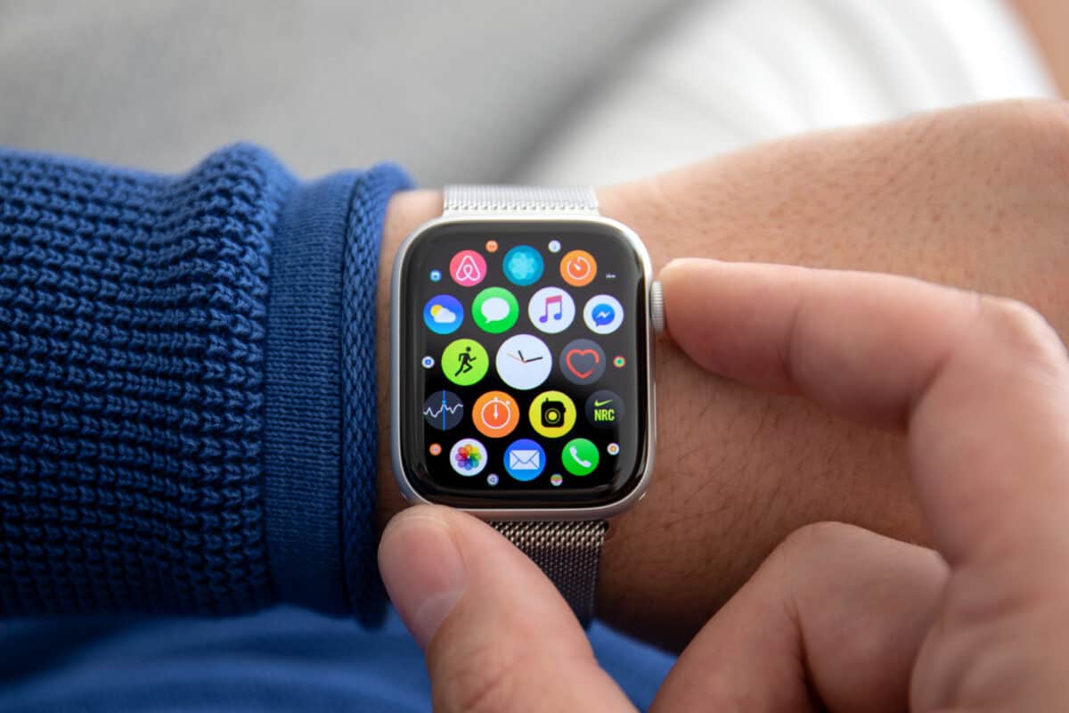 Transfer call from apple watch to iphone hot sale