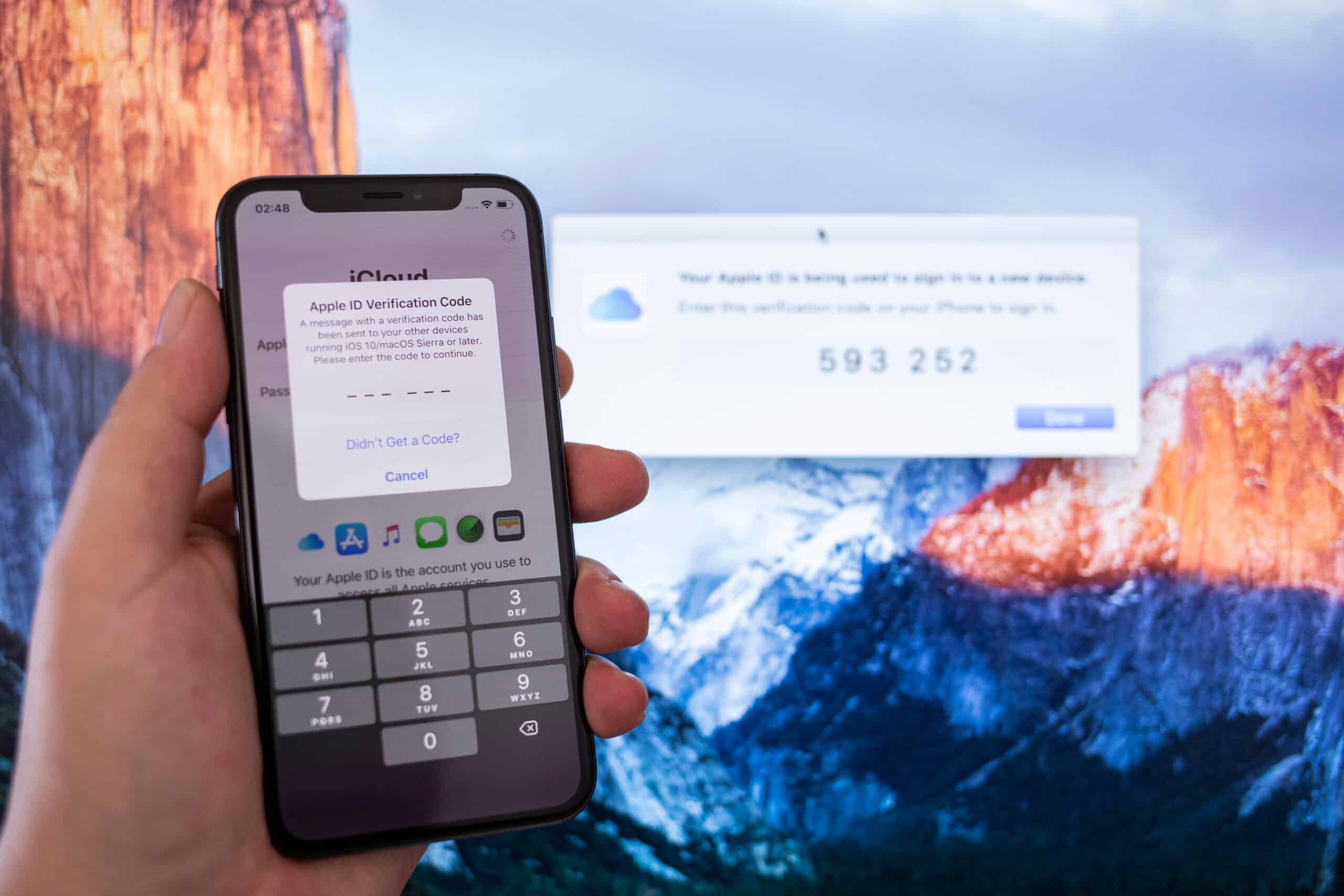 Apple iPhone XS screen with two-factor authentication