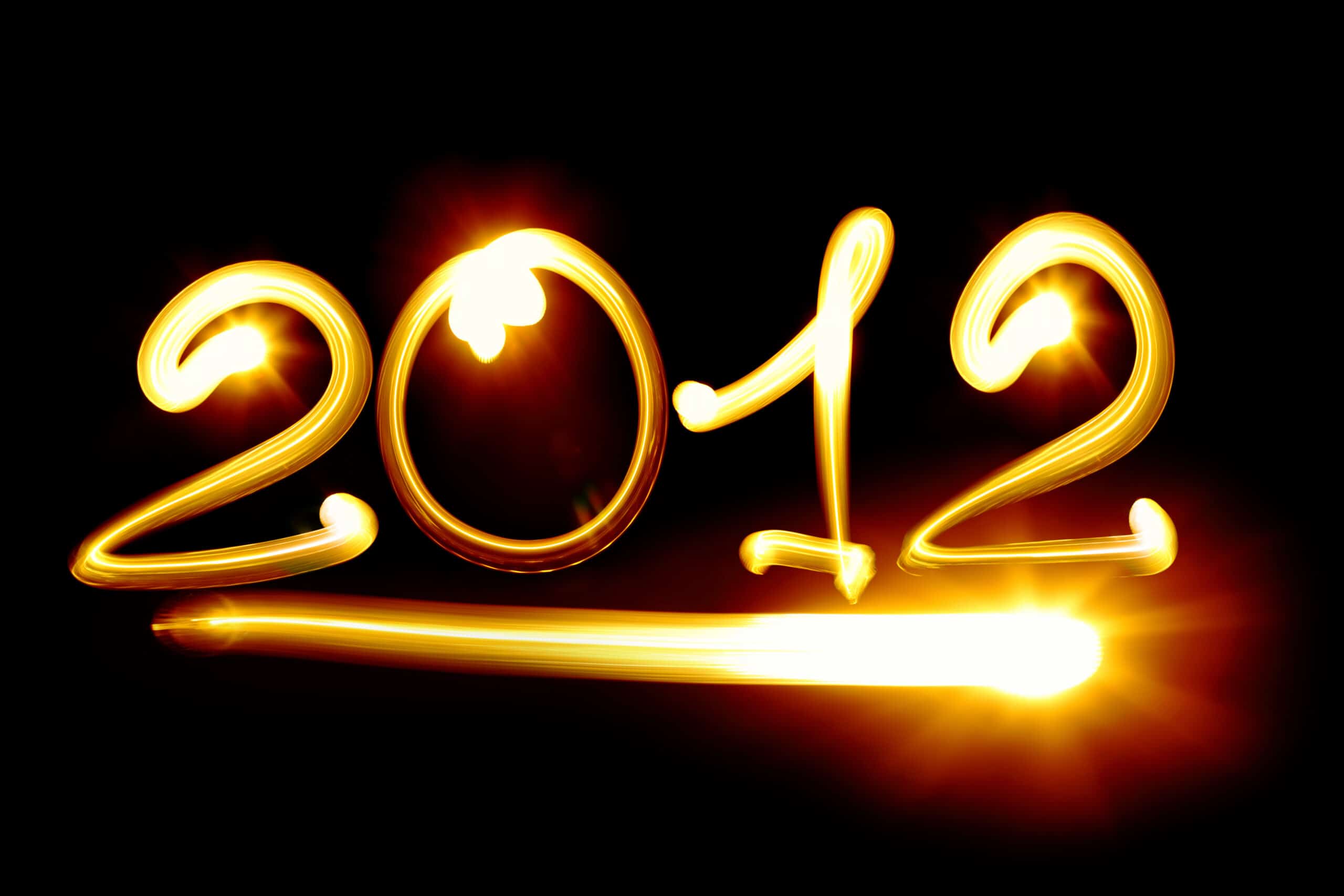 2012 год. 2012 Цифра. 2012 Цифры горящая. 2012 Год знак. Цифра 2012 желтая.