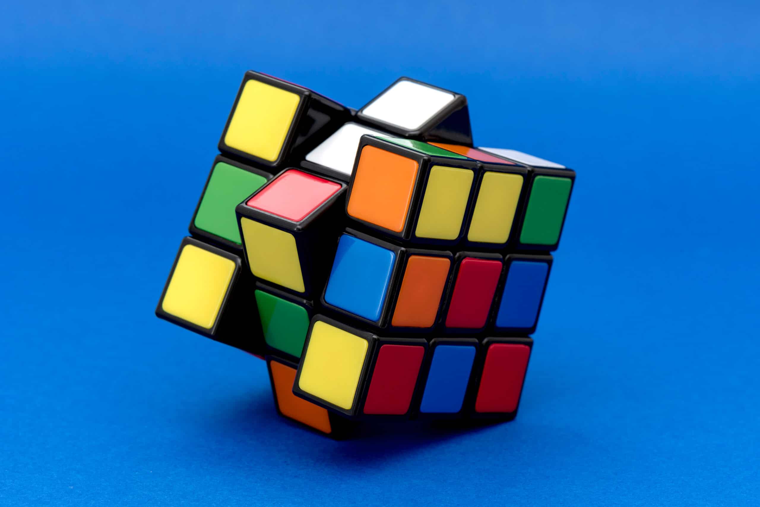 Solved rubiks cube. Пятиугольный кубик Рубика.