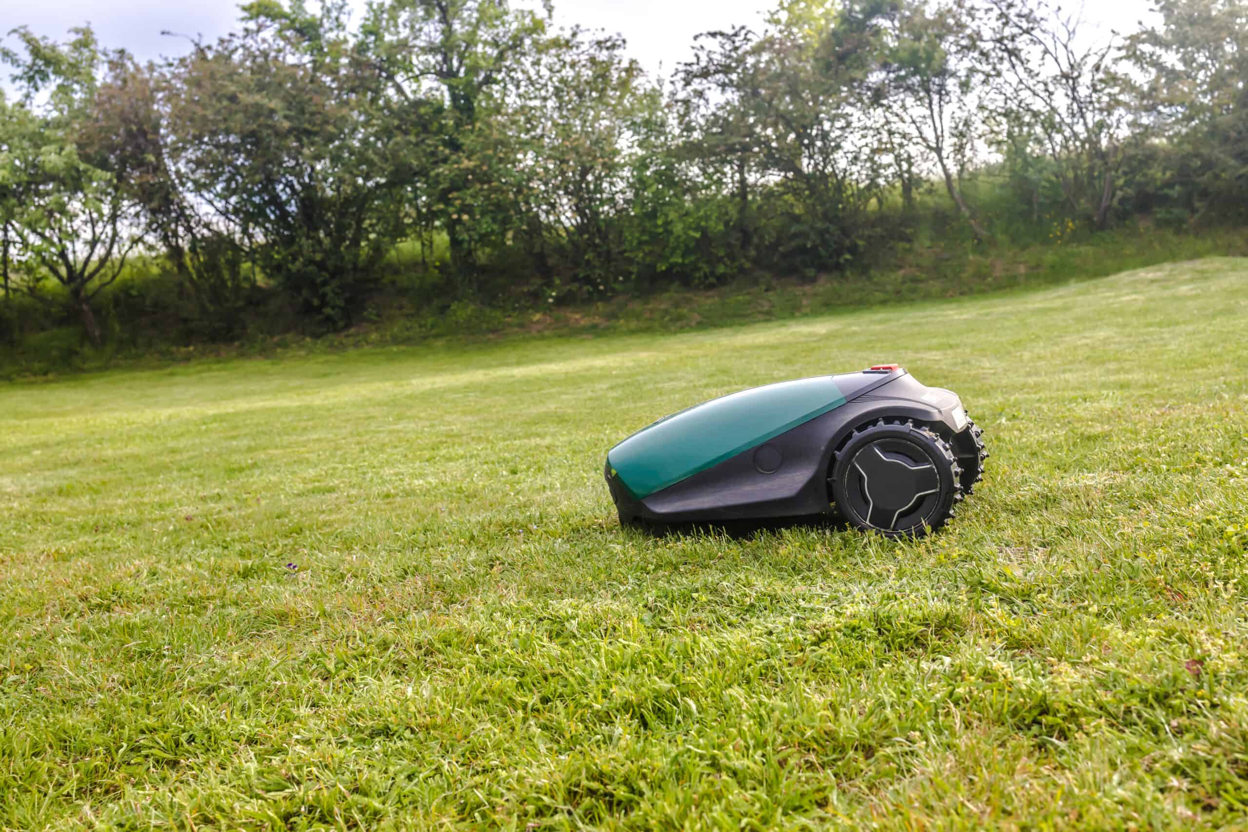 Greenworks robotic lawn discount mower