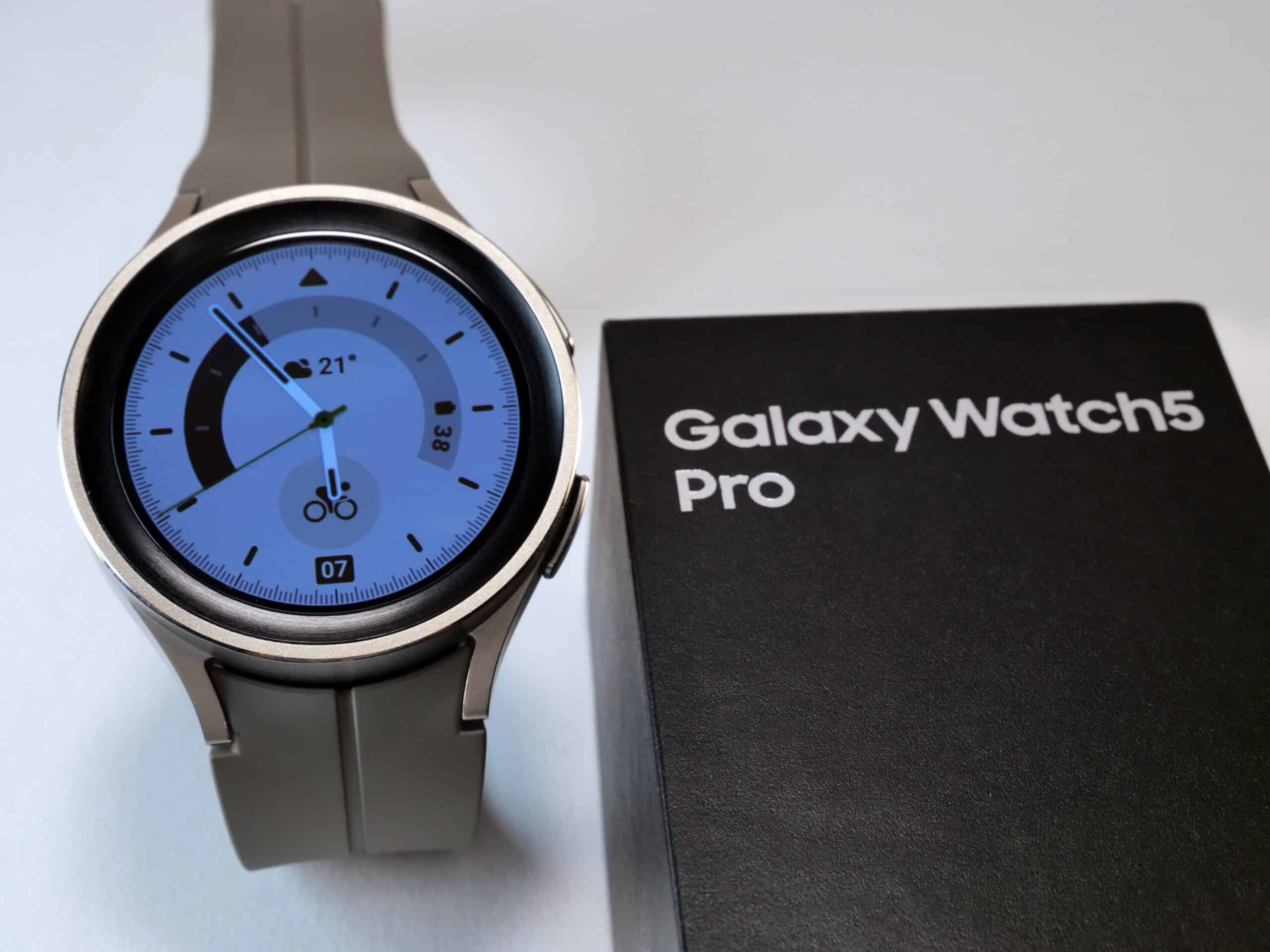 Apple Watch Series 8 vs Galaxy Watch5 Pro