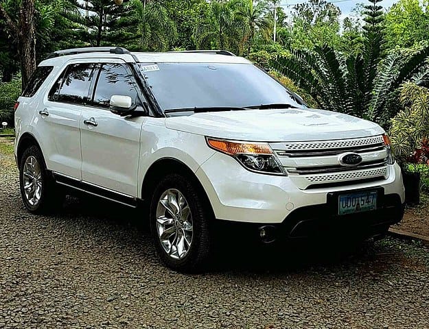 front view of 2011 ford explorer 
