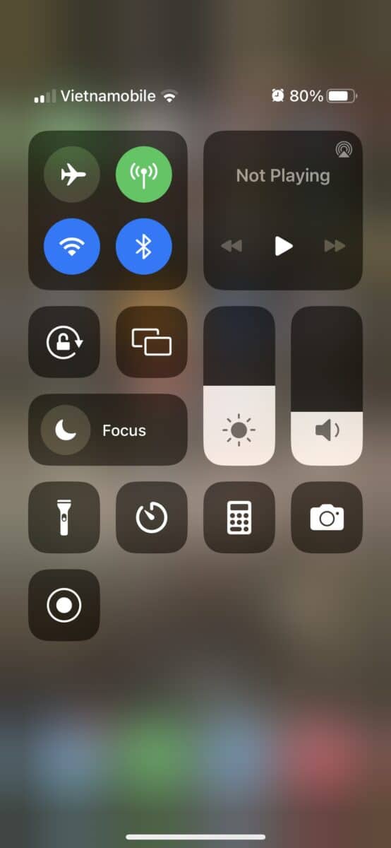 Mirror iPhone to Samsung TV - iPhone control center