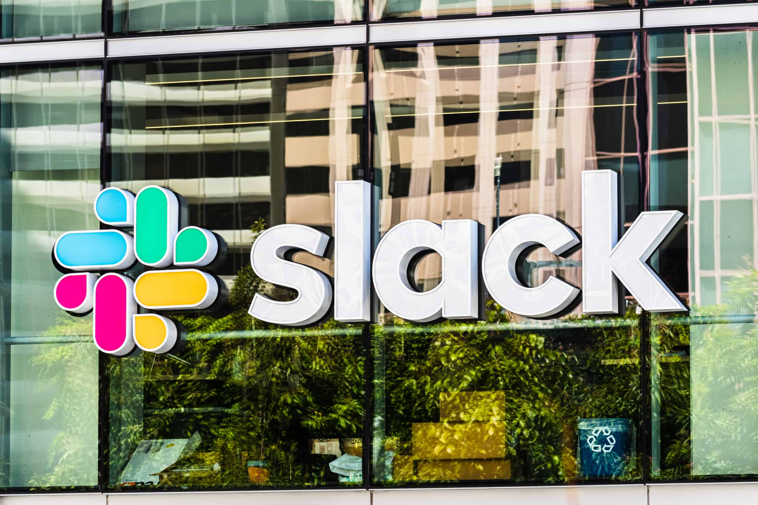 Slack vs Discord: An in-depth comparison