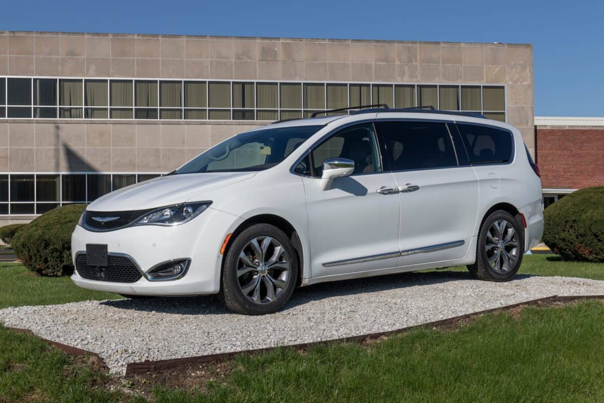 chrysler pacifica suv