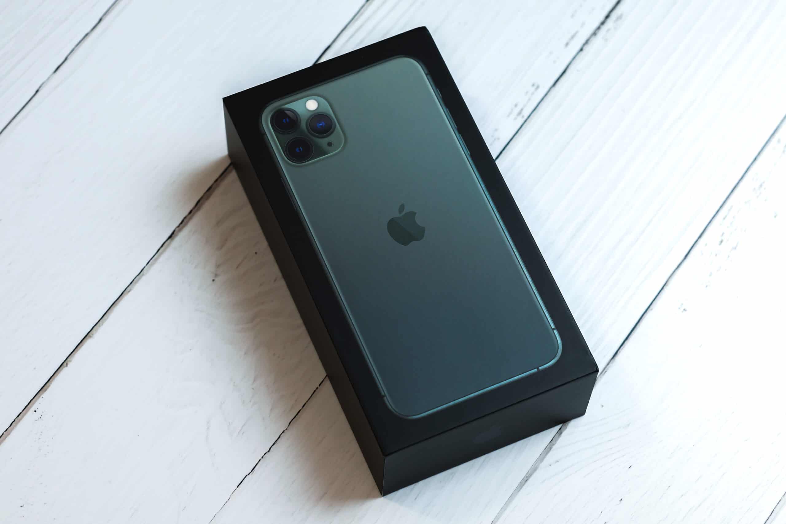 Apple iPhone 11 Pro, 256gb, Midnight Green - Unlocked (Renewed)