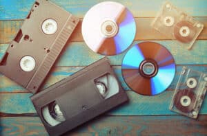 Audio cassettes, cassettes videos, CDs. The evolution of media.