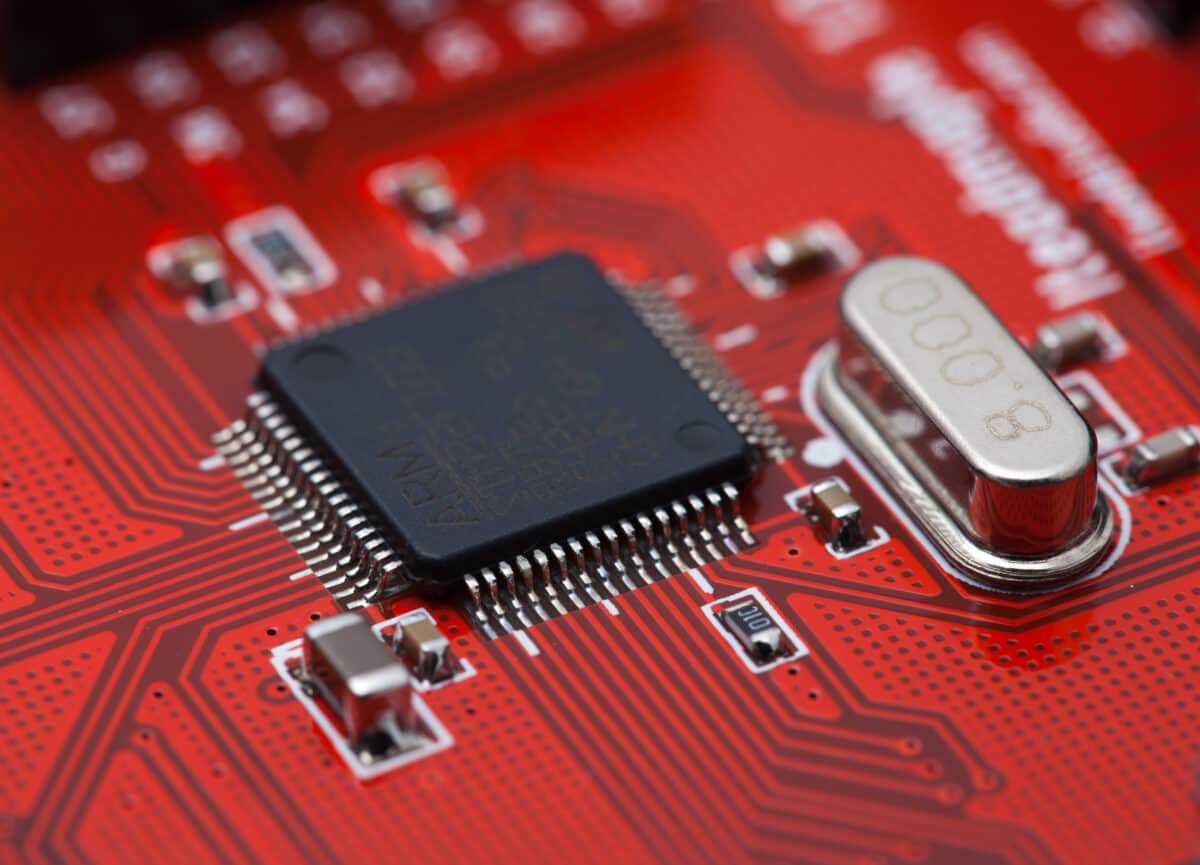 microcontroller vs. microprocessor