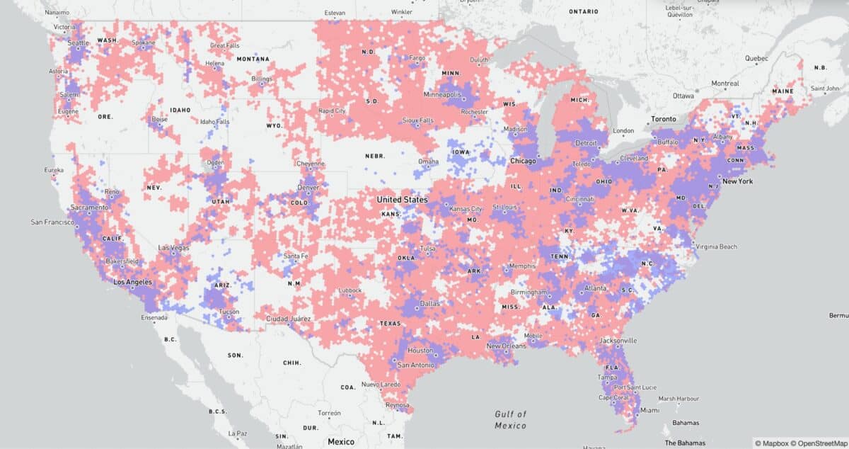 AT&T vs Verizon coverage map for 5G 35/3 Mbps technology, in vehicle mobile.