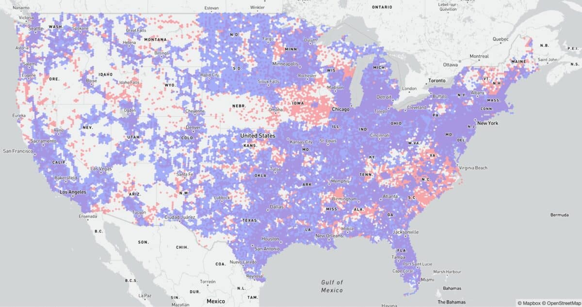 T-Mobile vs AT&T coverage map for 5G 35/3 Mbps technology, in vehicle mobile.