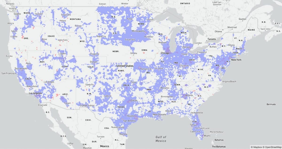 T-Mobile vs AT&T coverage map for 5G 7/1 Mbps technology, in vehicle mobile, with at least 50% coverage.