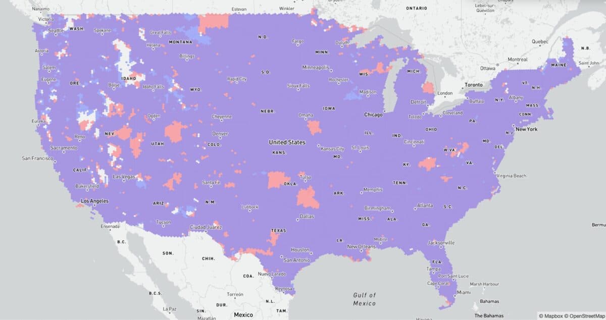 AT&T vs Verizon coverage map for 4G LTE technology, outdoor stationary.