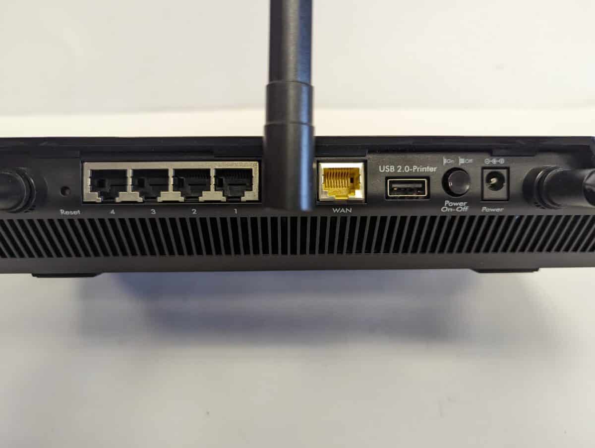 Netgear R6400 router ethernet ports