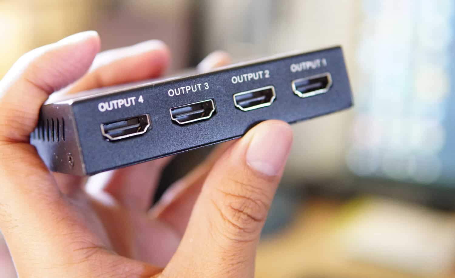  OREI HDMI Splitter 1 in 2 Out - 1x2 HDMI Display  Duplicate/Mirror - Powered Splitter Full HD 1080P, 4K @ 30Hz (One Input To  Two Outputs) - USB Cable Included 