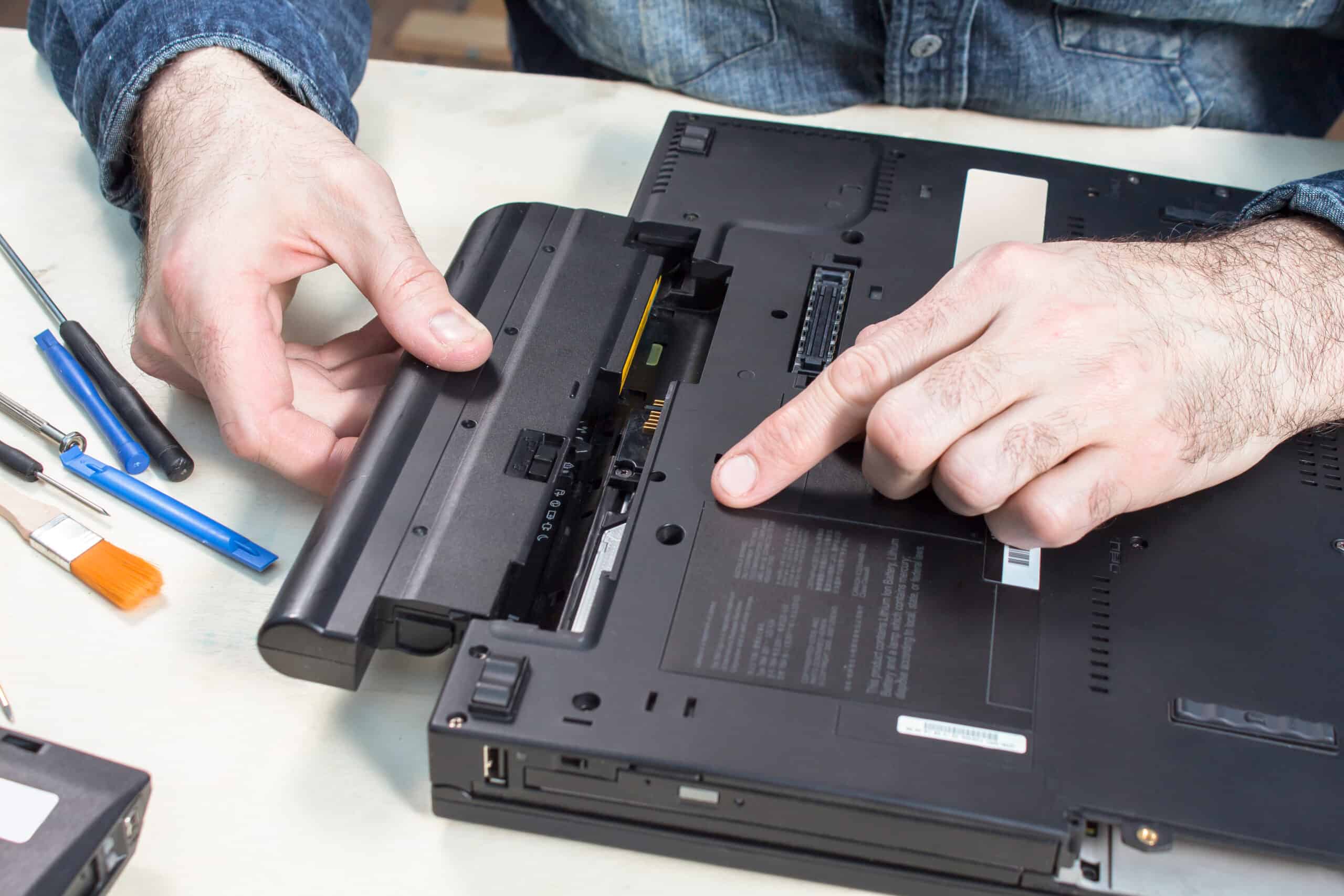 How Long Does a Laptop Battery Really Last? - History-Computer