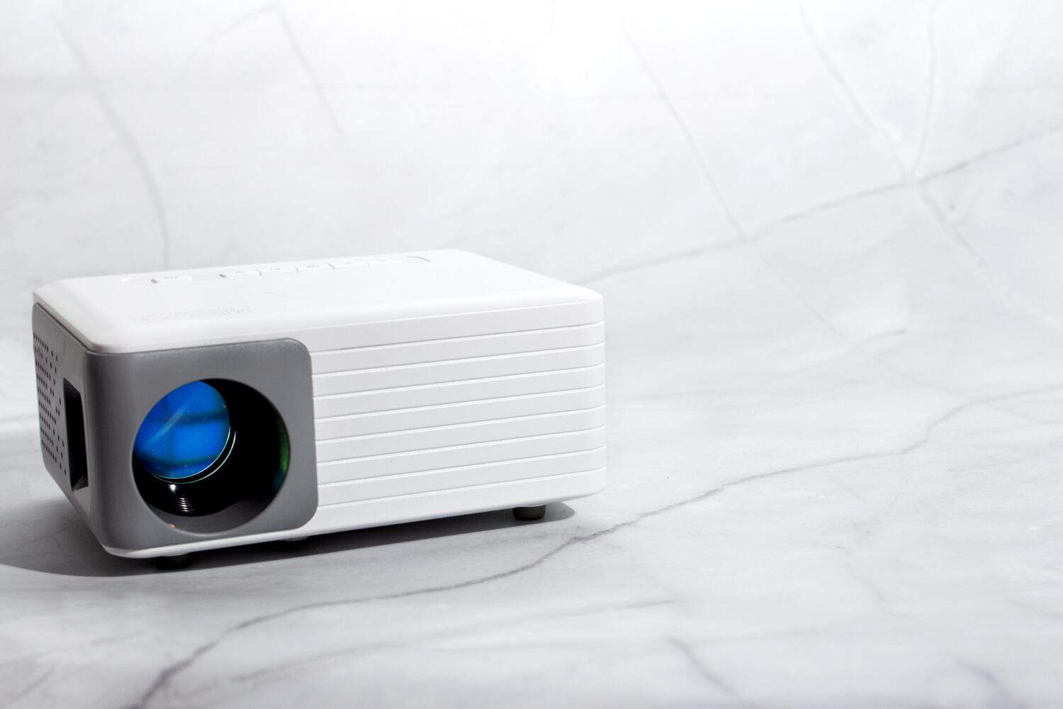 7 Reasons to Buy a Portable Projector