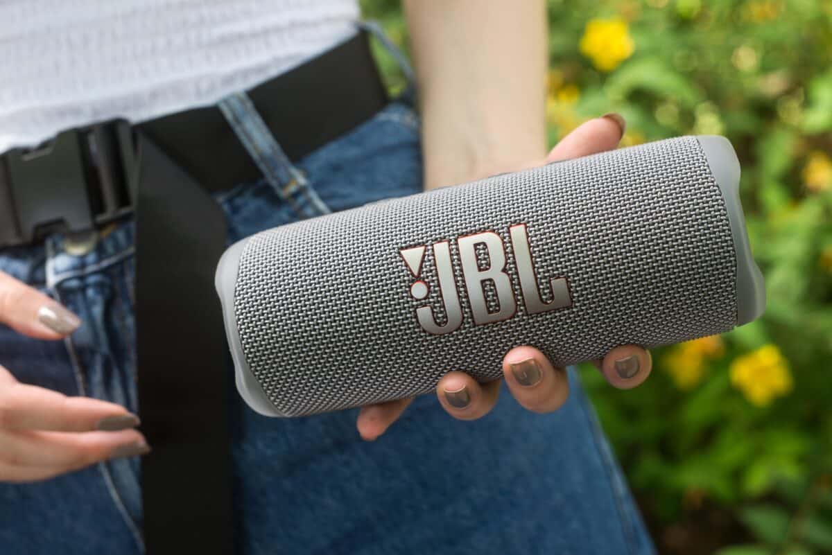 JBL Charge 4 vs Flip 5: 6 Key Differences and Full Comparison -  History-Computer