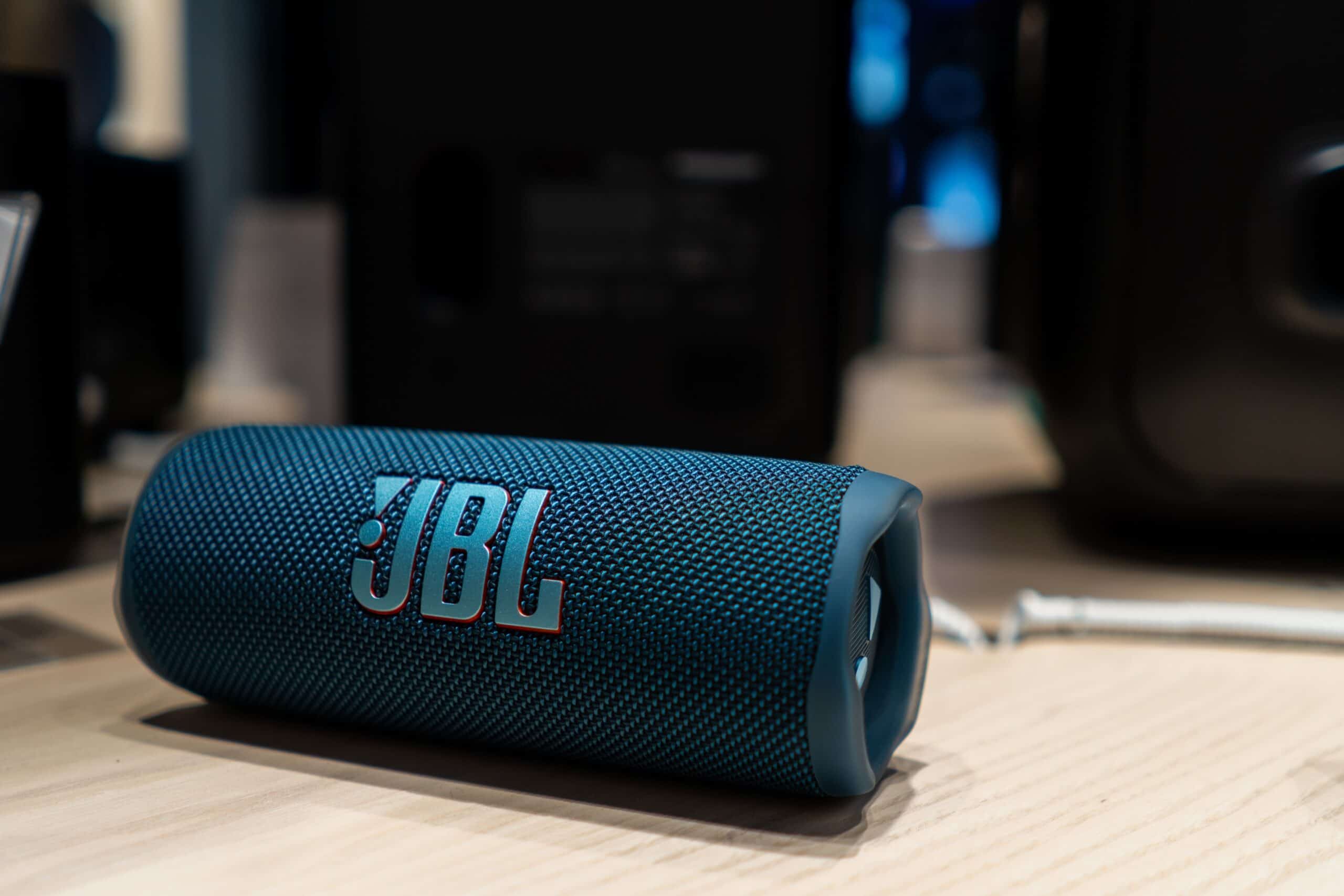  JBL Charge 5 Portable Wireless Bluetooth Speaker with IP67  Waterproof and USB Charge Out - Black, small : Electronics