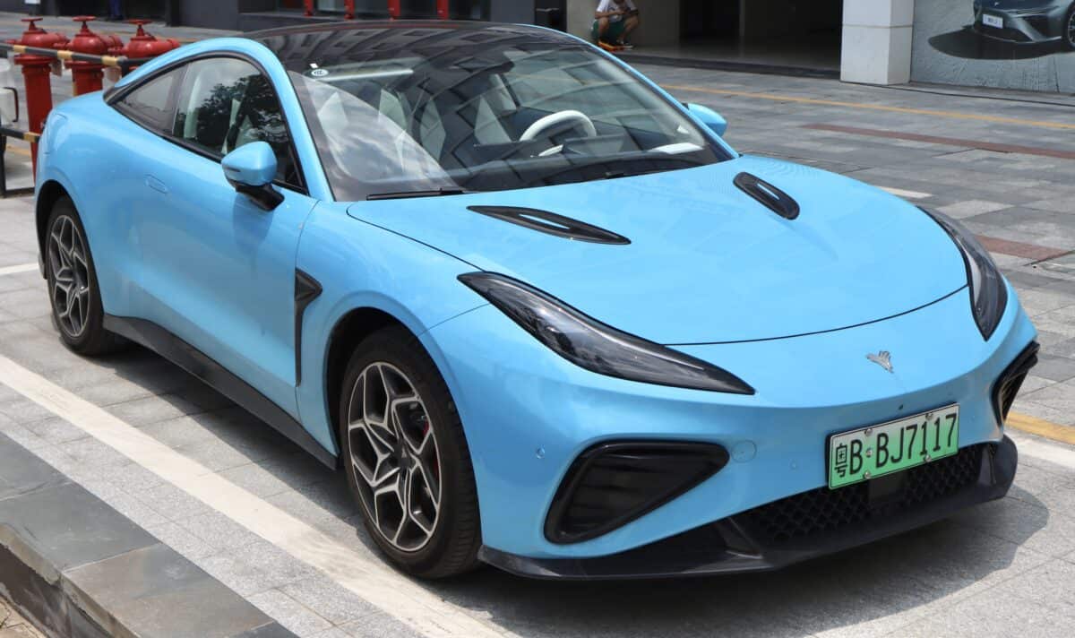A blue Hozon Neta GT