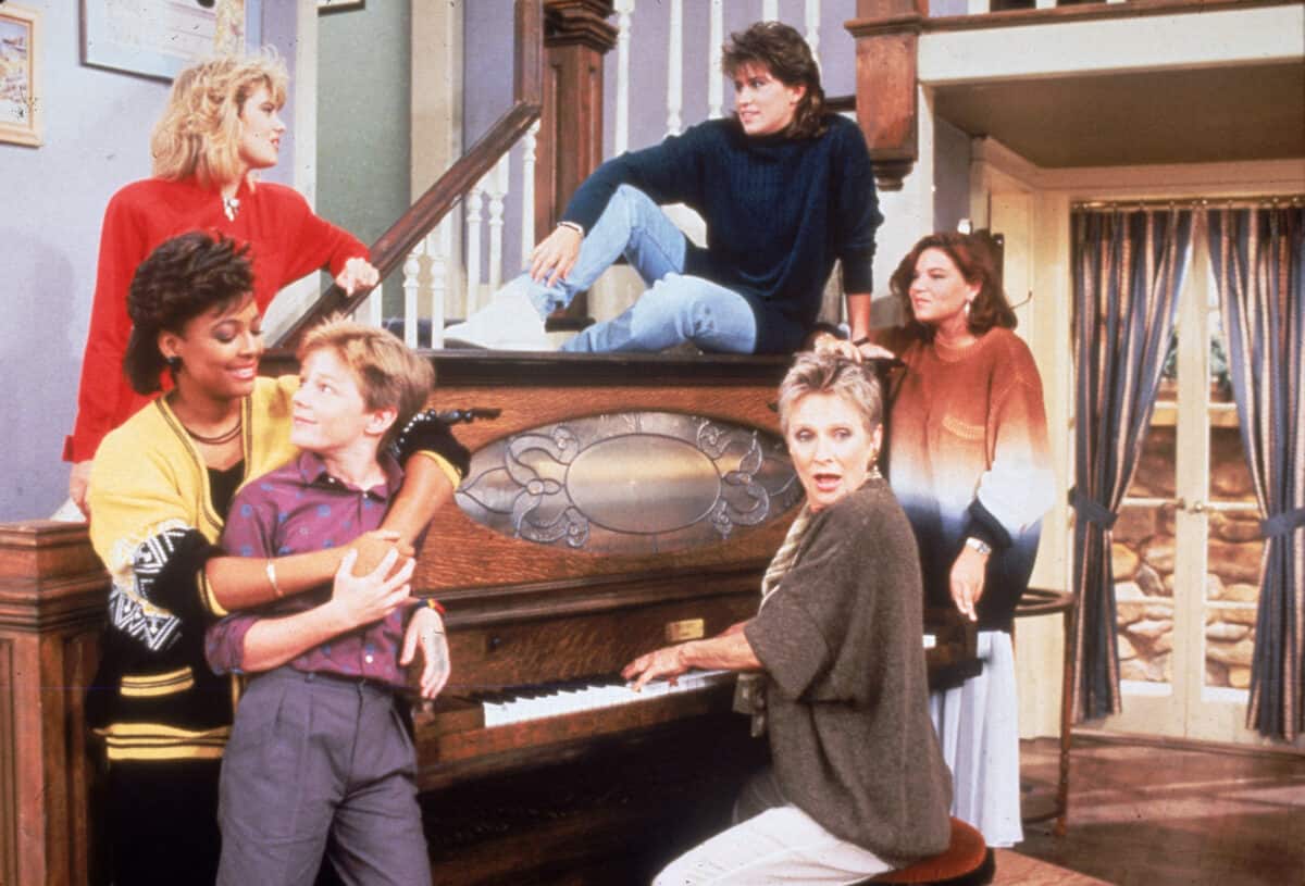 15 Forgotten TV Shows Deserving a Reboot