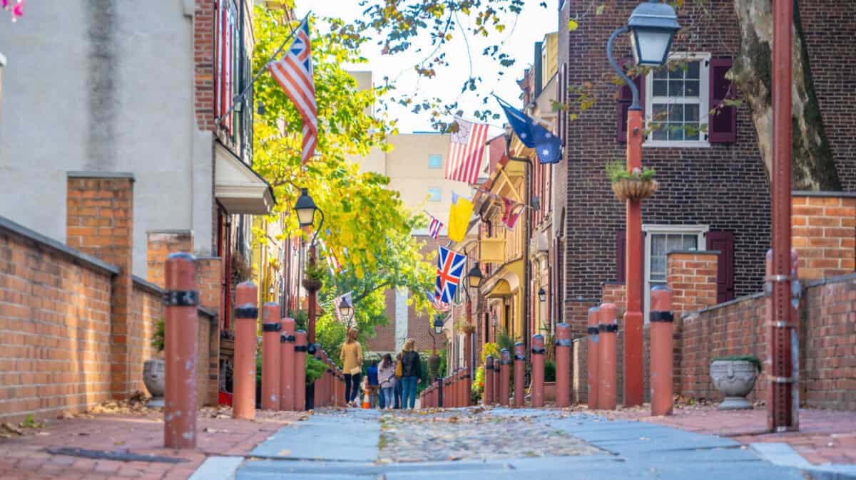The historic old city in Philadelphia, Pennsylvania. Elfreth's Alley, referred to as the nation's oldest residential street, dating to 1702