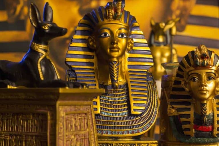 15 Archaeological Discoveries That Changed How We See History - History ...