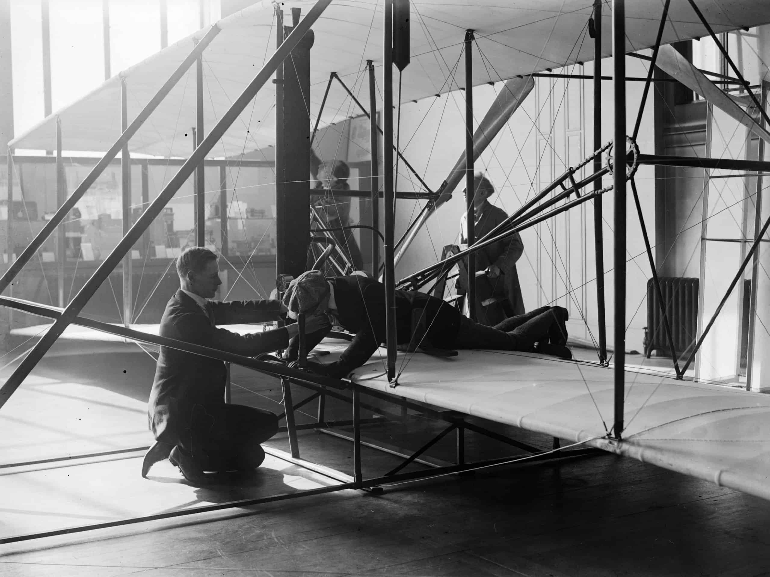 #13 What monument marks the first successful powered airplane flights?