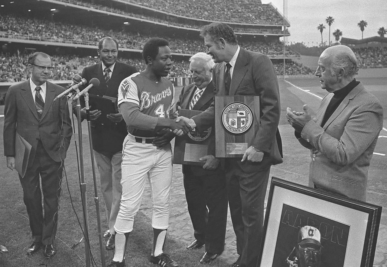 Hank Aaron Breaks the Record