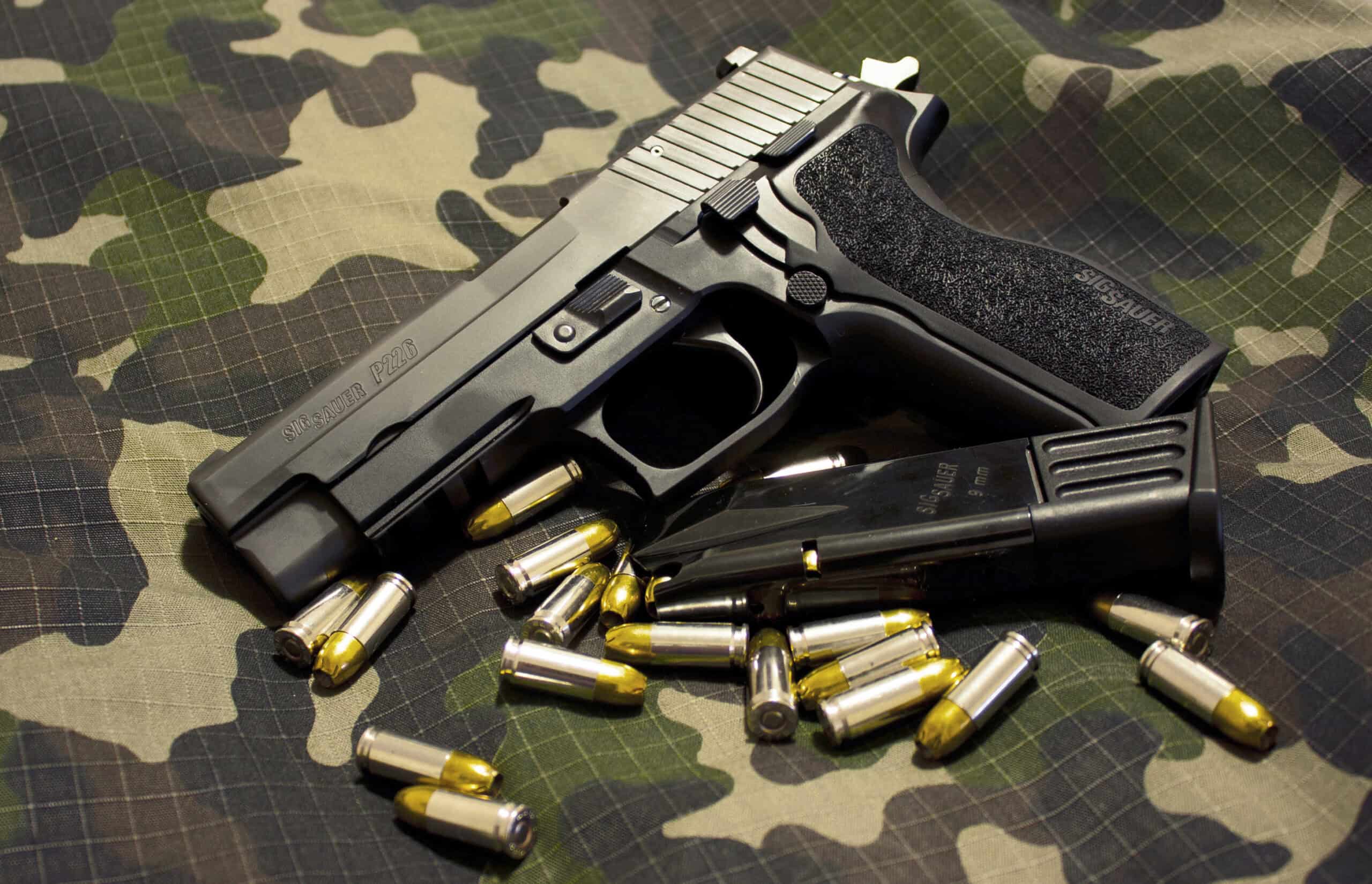 48. SIG-Sauer P226