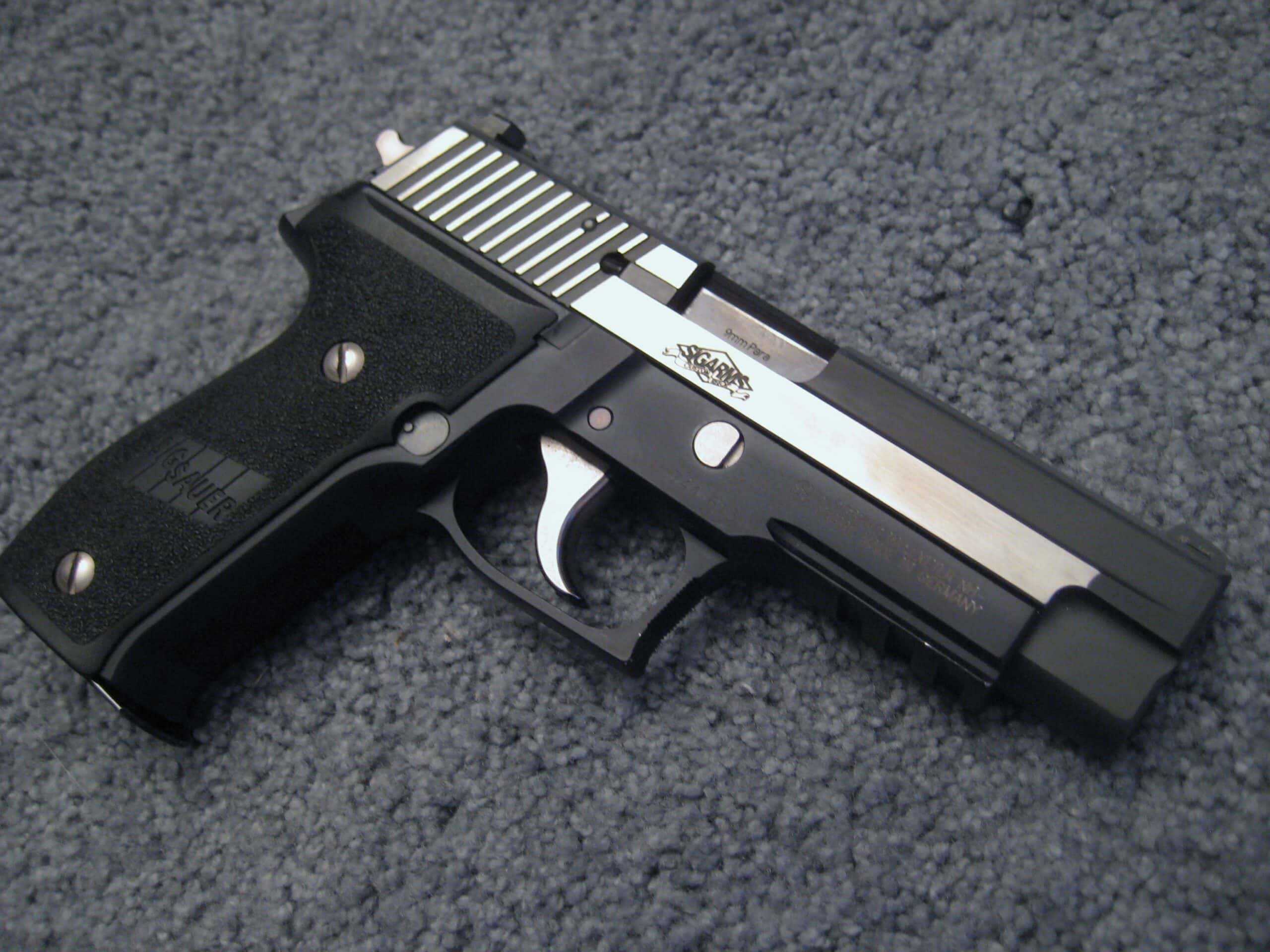 SIG Sauer P226 (MK25)