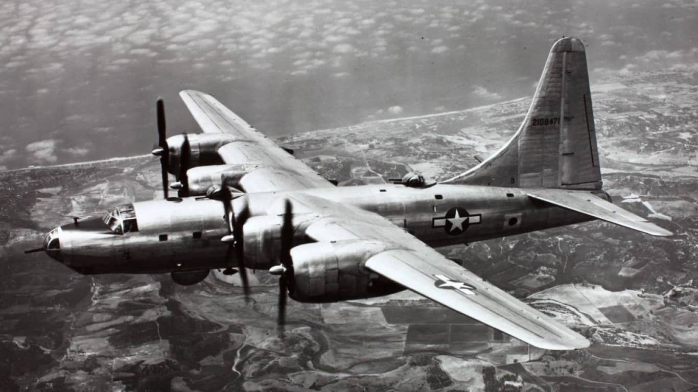 16. Consolidated B-32 Dominator