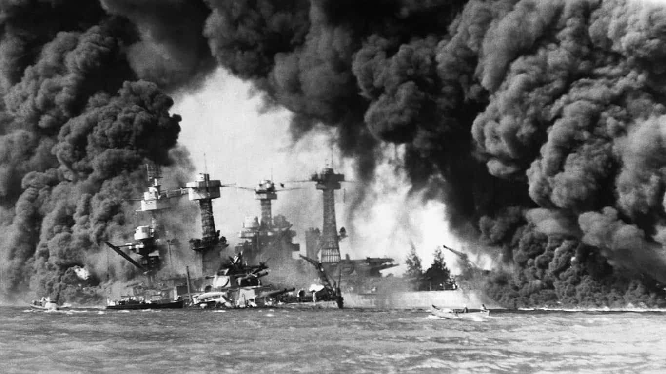 The Warships at Pearl Harbor and the Destruction of the USS Arizona