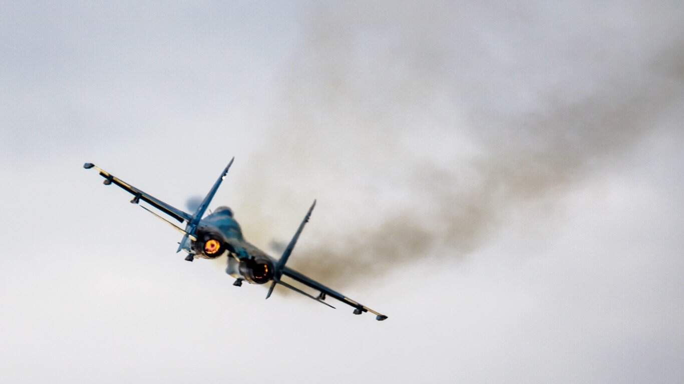 11. Sukhoi Su-27 (Flanker)