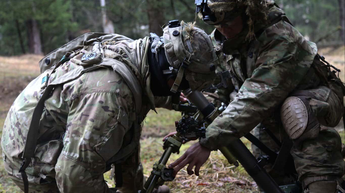 6. M224, 60mm Mortar