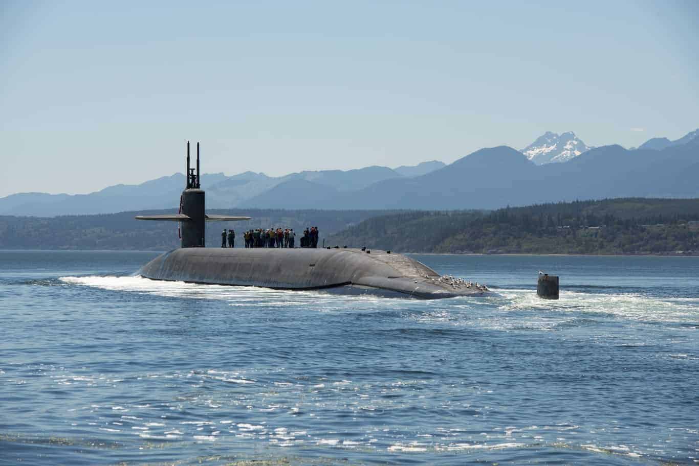 Colombia+submarine | USS Nebraska (SSBN 739) transits the Hood Canal.