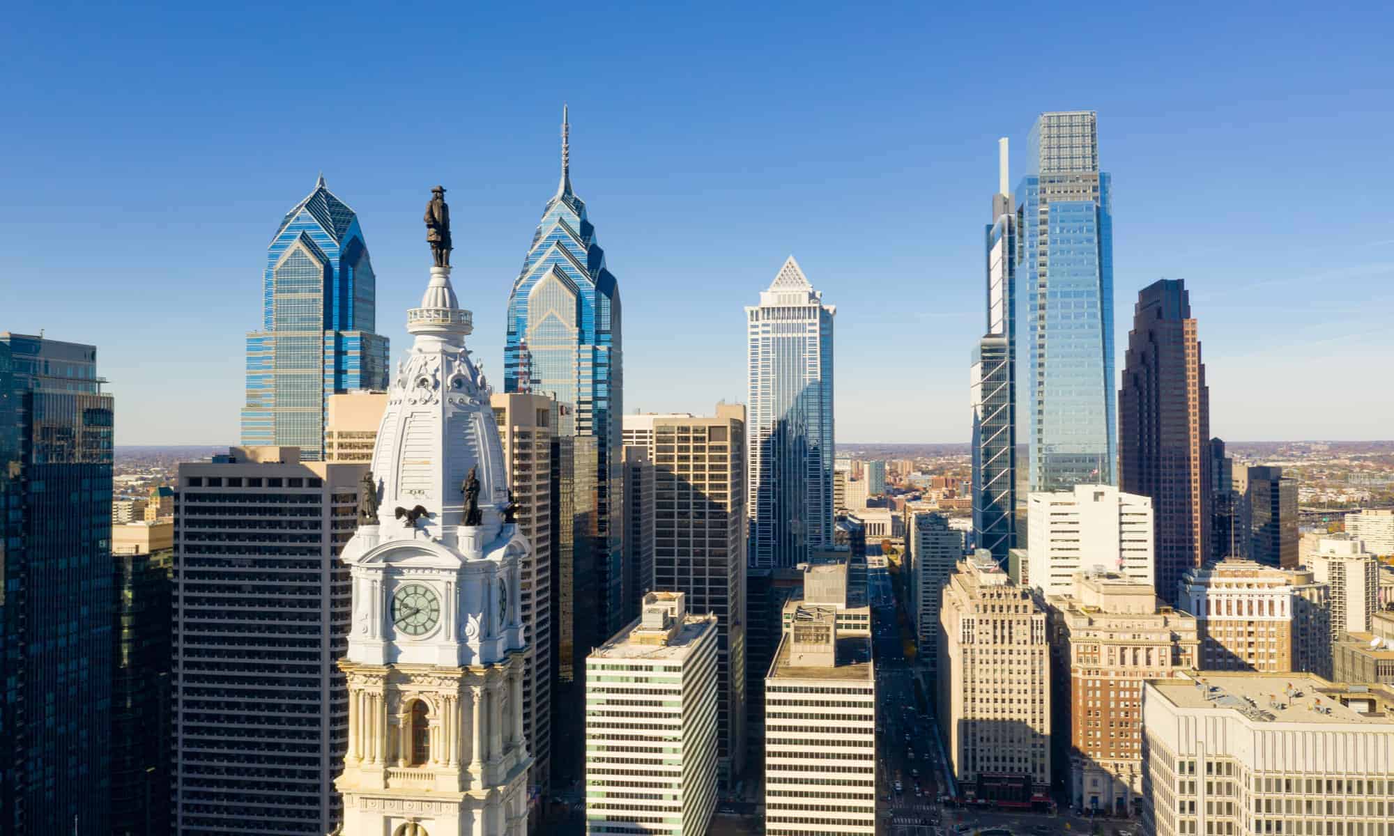 #7 Which famous monument in Philadelphia is cracked?