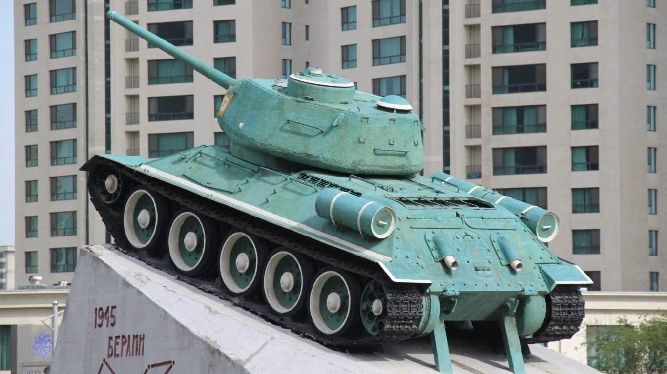15 Odd Weapons That Were Too Weird for the Battlefield