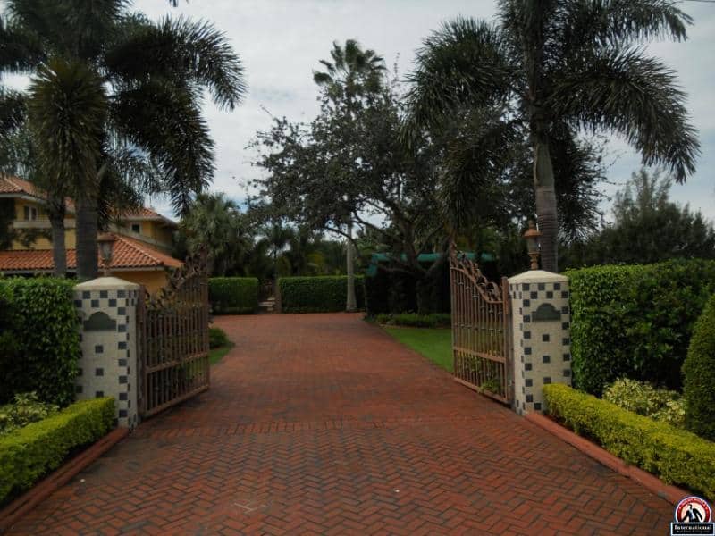 32. Southwest Ranches, FL