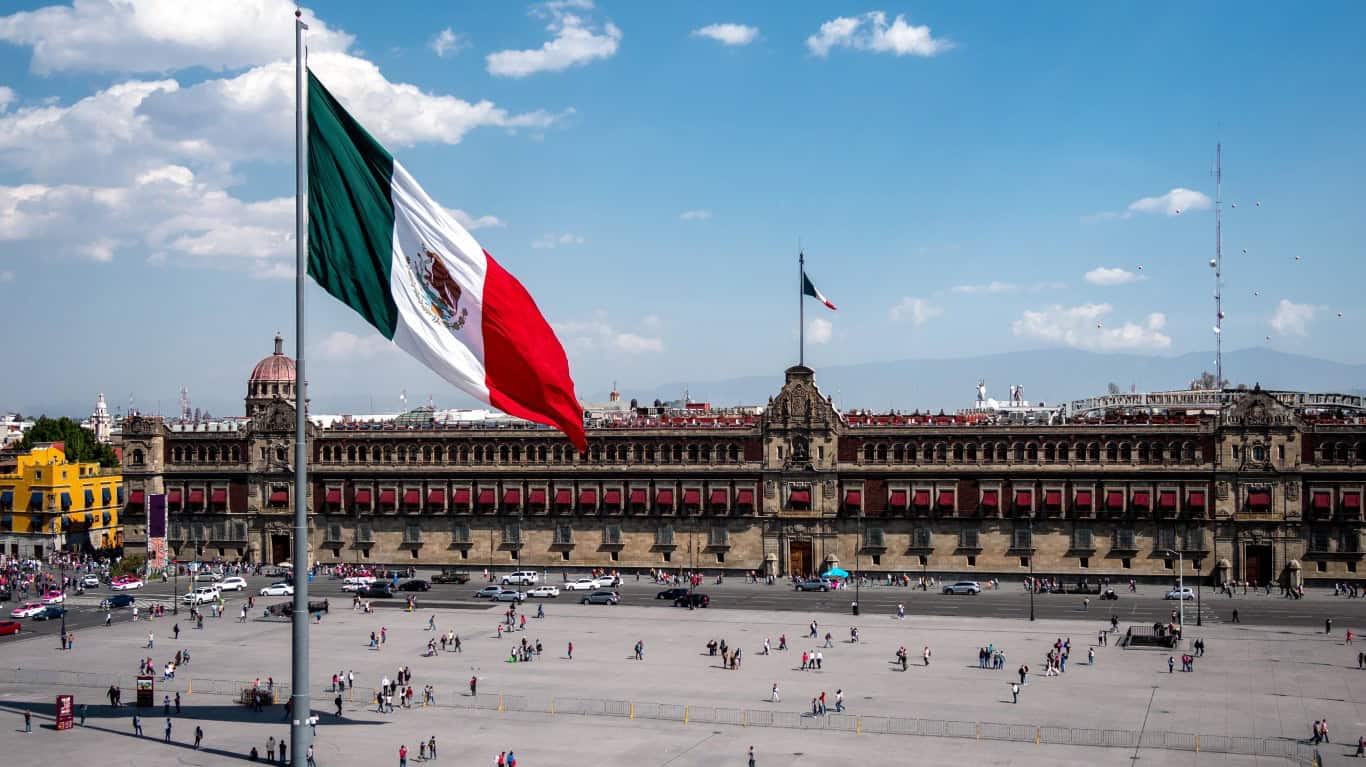#5 Which country is directly south of the United States?