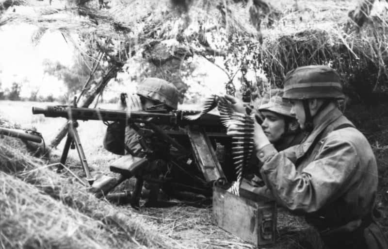 7. MG 42